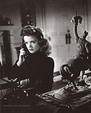 Simone Simon in Cat People